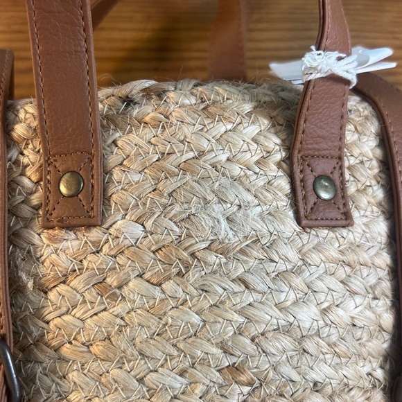 BEACHLY The Shore-Break Picnic Cooler Bag by XIX•PALMS Insulated Picnic Backpack - Picture 8 of 16